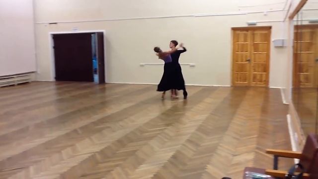 Смешное падение или нет баланса? Funny moments on the floor смотреть онлайн