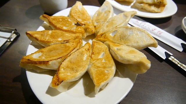 ЕДИМ КИТАЙСКИЕ ПЕЛЬМЕНИ ! смотреть онлайн