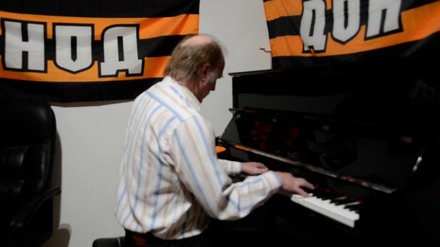 Настрой боевой. Настройщик пианино Александр Исполнил Шопена. Спасибо. Китайское пианино Ритмюллер смотреть онлайн