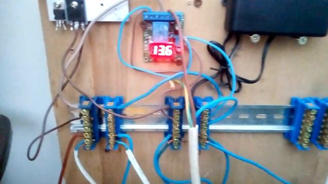 Простая солнечная система без контроллера заряда смотреть онлайн