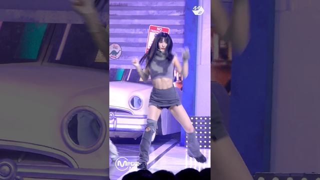 [MPD직캠] 트와이스 모모 직캠 4K 'SET ME FREE' (TWICE MOMO FanCam) | @MCOUNTDOWN_2023.3.16 смотреть онлайн