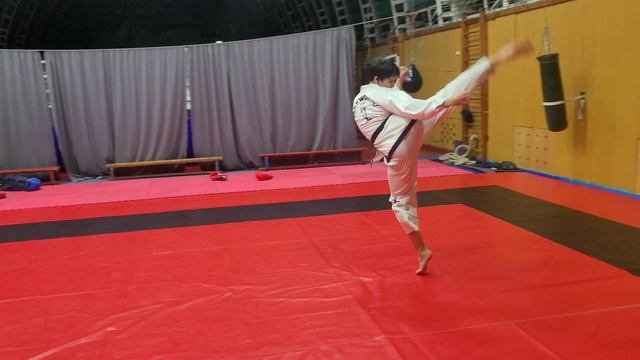 Сухарев Прохор тхэквондо итф ч.1 тренировка 03.03.24 смотреть онлайн