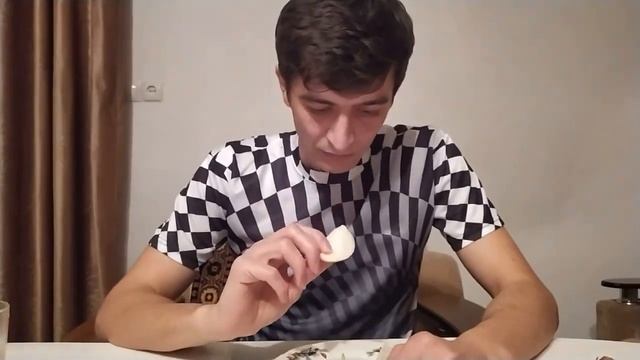 СЪЕДАЮ 2 ЛУКА или НАКАЗАНИЕ 100 ОТЖИМАНИЯ смотреть онлайн