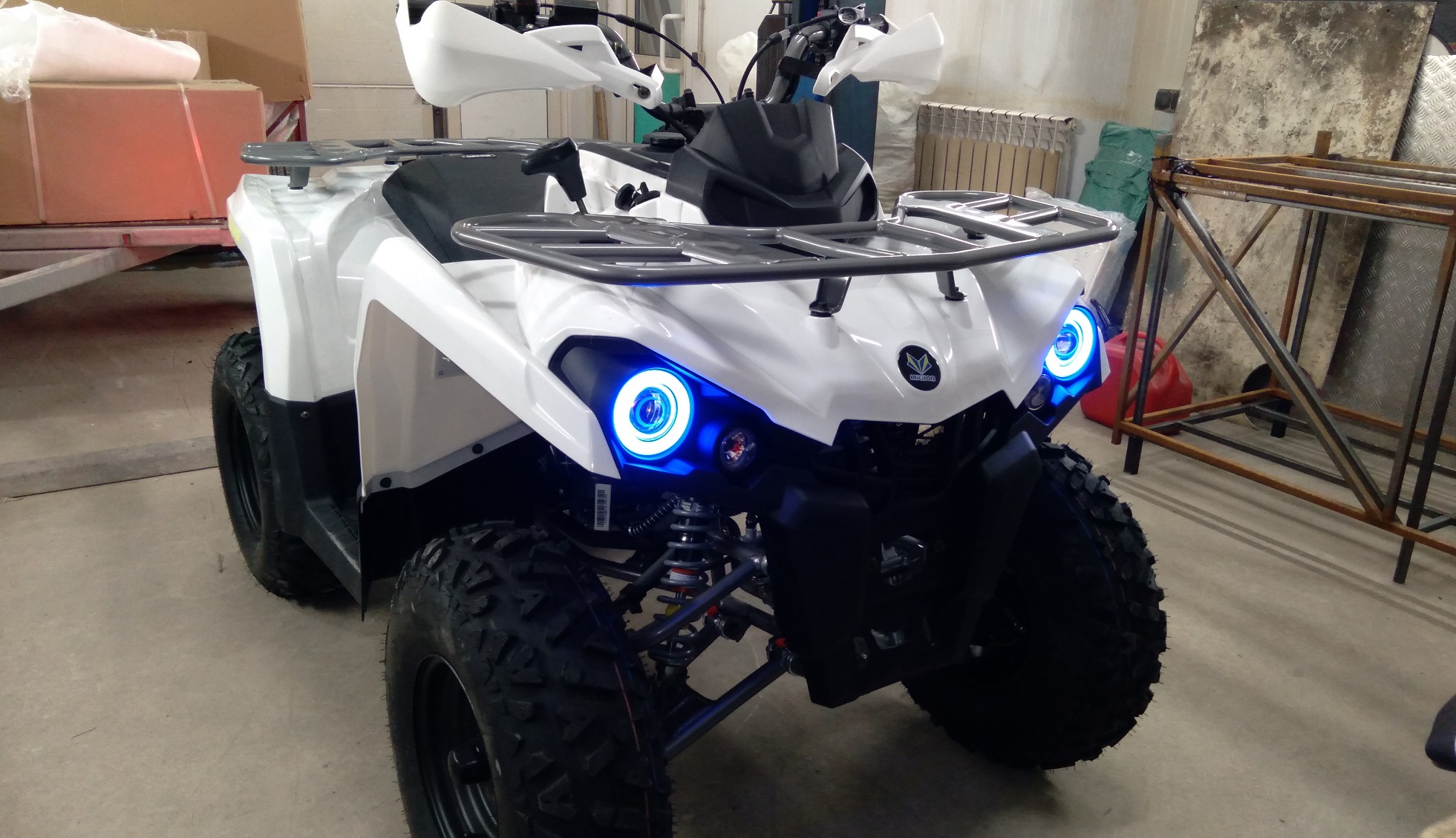 Часть 3. Сборка с нуля квадроцикла Mikilon Hammer 200L Pro White 2 (MotoLand Shark 200) смотреть онлайн