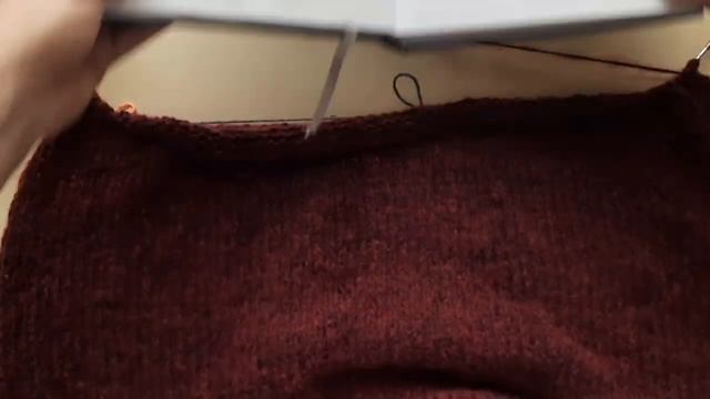 МК ПО ВЯЗАНИЮ ЖИЛЕТА С ИДЕАЛЬНОЙ ПОСАДКОЙ. ЧАСТЬ 2. РЕЗИНКА. ТЕЛО ДО ПРОЙМ. НАЧАЛО ГОРЛОВИНЫ. СПИНК смотреть онлайн