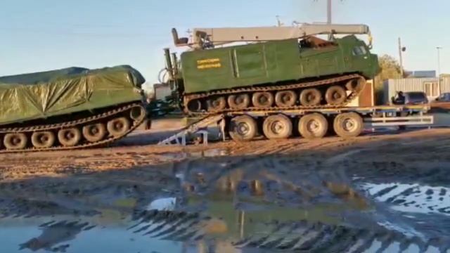 ДТ30 Витязь погрузка на баржу сентябрь 2020 смотреть онлайн