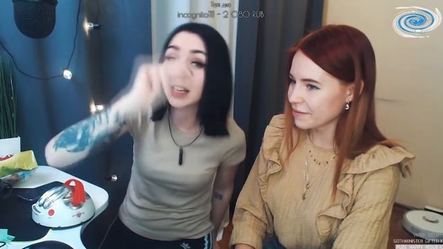 Denly Поцеловала Подругу Heylee | Денли танцует