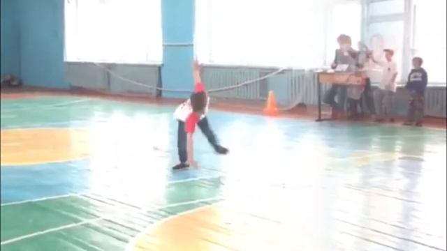 Федерация Брейк-Данса "B-Action" г.Канска (День здоровья МБОУ СОШ №15) 2018 смотреть онлайн