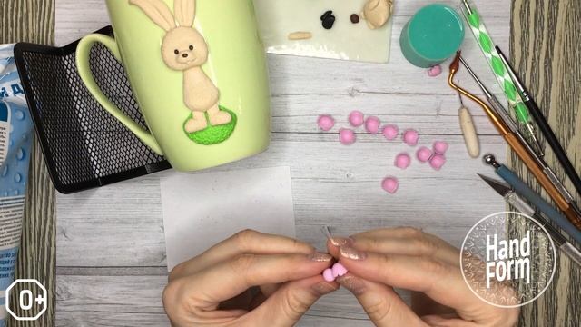 Кружка с декором: зайка с букетом пионов. Bunny with peonies mug decor. DIY Polymer clay tutorial смотреть онлайн