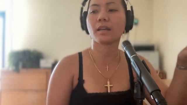 traying my old shure SM94 microphone singing Banyo Queen by Andrew E смотреть онлайн