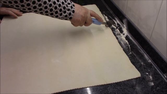 Очень вкусные мини курники из слоеного теста. смотреть онлайн