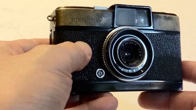 Olympus Pen W Short Review ... Half Frame CAMERA LEGEND!! And Why I DON'T Like it! смотреть онлайн