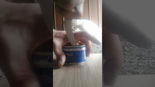 Как открывать консервы ножом. БЕЗОПАСНО! смотреть онлайн