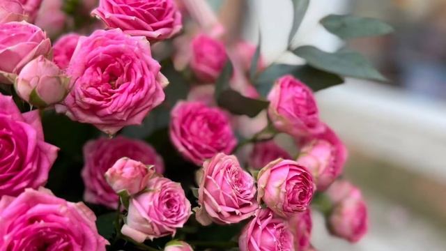 Букеты роз https://rostov-buket.ru/shop/po-cvetam/bukety-iz-roz/bukety-kustovykh-roz-rostov-na-donu смотреть онлайн