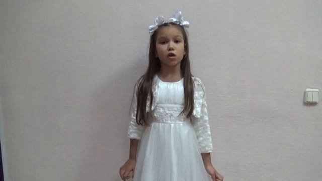 Андреева Екатерина Александровна, 6 лет, С. А. Есенин 'Поет зима - аукает...' смотреть онлайн