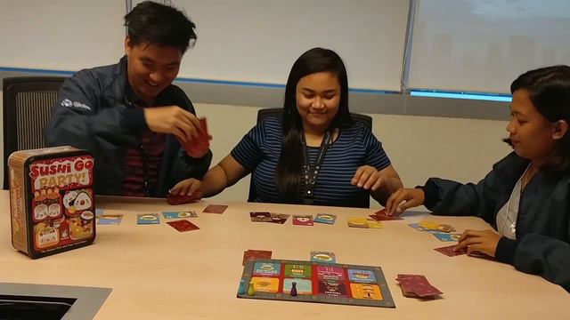 Sushi Go Party! , a Pick-and-Pass card game смотреть онлайн