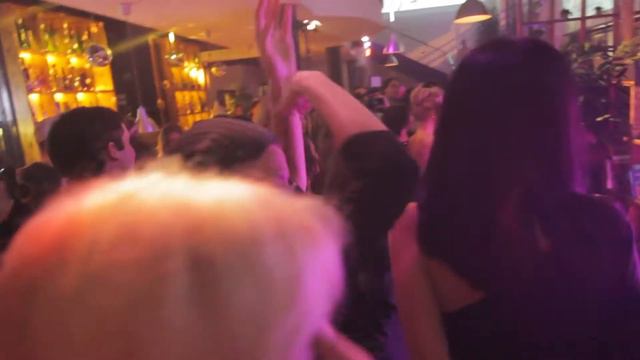 Karina Koks @ Stariki Bar смотреть онлайн