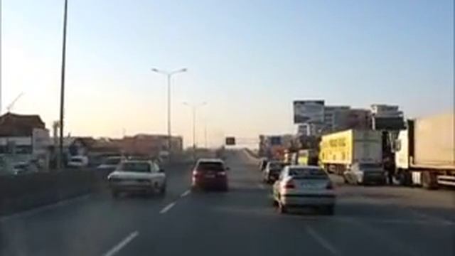 Stolica Albanii Tirana смотреть онлайн