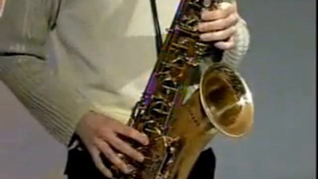 Tenor Saxophone F Major Scale смотреть онлайн