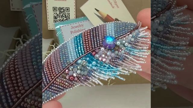 Брошь Перо, вышивка бисером и кристаллами смотреть онлайн