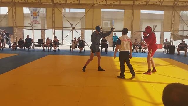 Иванюхин Владислав 2-бой Чемпионат Украины по боевому самбо.г Киев.Тренер Аракелов Г.Д. 05.05.18 смотреть онлайн