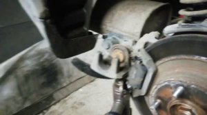 Замена колодок с электроручником. Mitsubishi Outlander