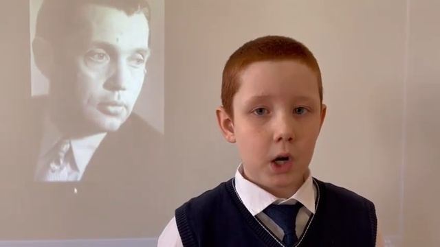 Стихотворение Роберта Рождественского "Со мною бабушка моя..." из книги "Алешкины мысли" смотреть онлайн