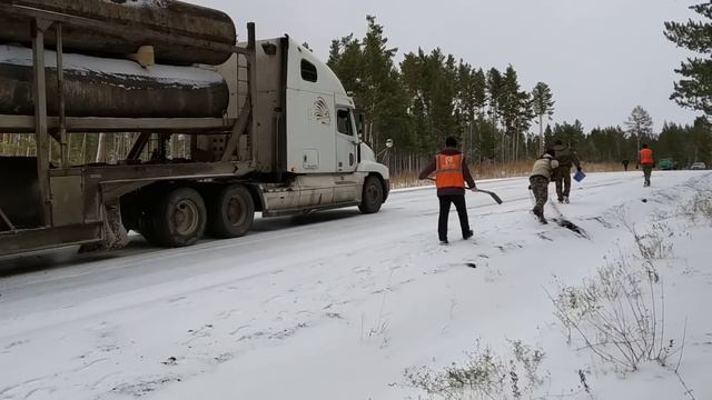 Фура на подъёме.