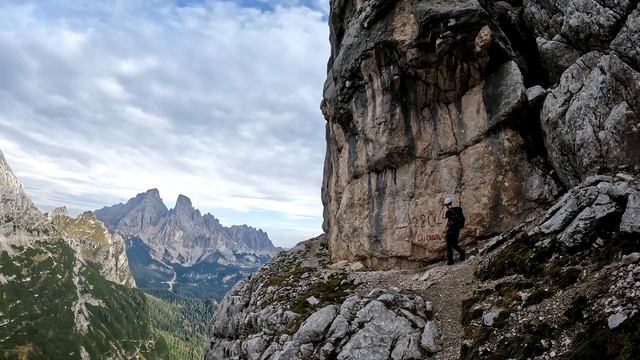Alta Via 4 - Dolomiten Höhenweg 4 (7 days) смотреть онлайн