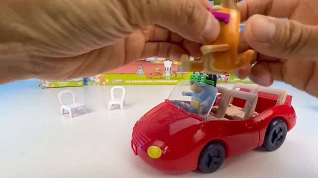 Bluey Unboxing Review | Super Stretchy Bluey | Mega Playhouse BBQ | Flipping Balloon Game