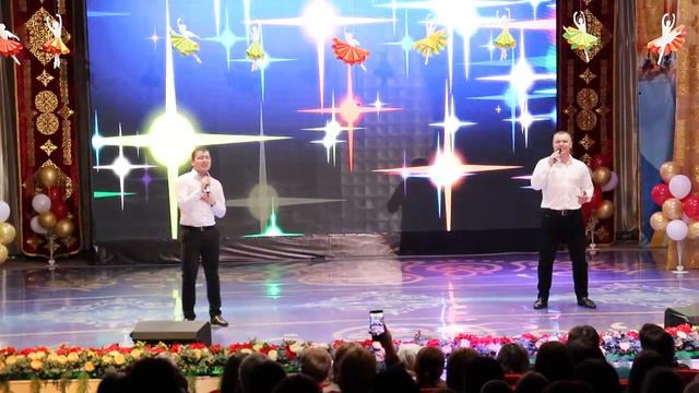 "Я нравлюсь женщинам" исполняют: Бейбит Аскарбеков, Сергей Пшеничный, Антон Швецов смотреть онлайн