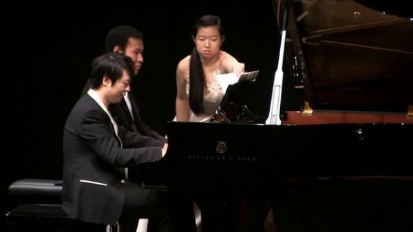 Lang Lang and Clayton Stephenson march the Turkish March.mp4