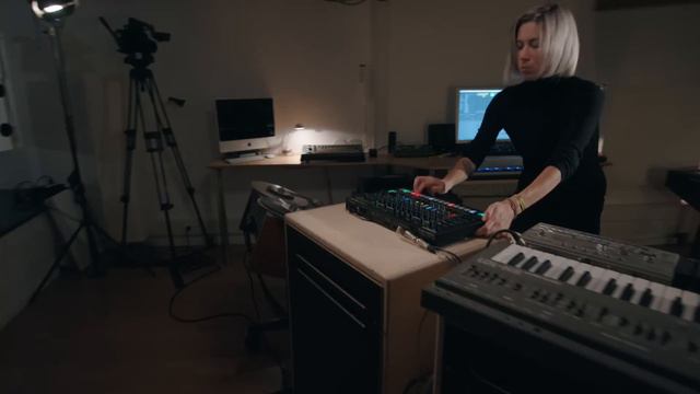 Roland TR-8S Berlin Sessions: La Fraicheur смотреть онлайн