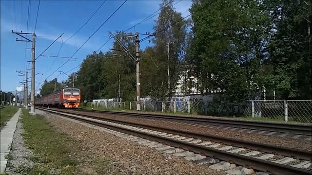РЖД: Проезд Электричек ЭД4М 0365 и 0418 у станции "Озерки". #11. смотреть онлайн