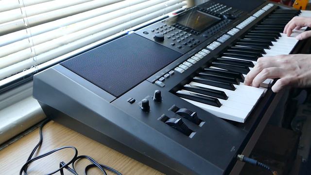 Yamaha PSR S770 Strange Things смотреть онлайн