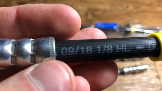 Тормозные шланги ДААЗ для Лада Калина 11180350600608 и 21100350608508 смотреть онлайн