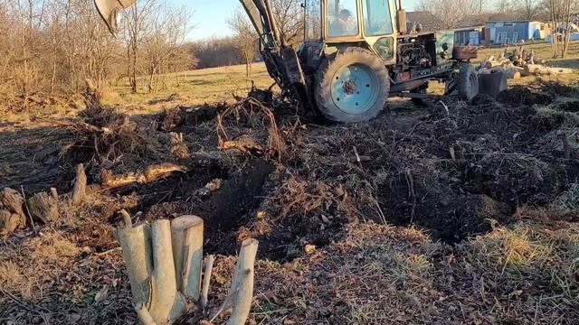 Корчуем и распахиваем новый участок! смотреть онлайн