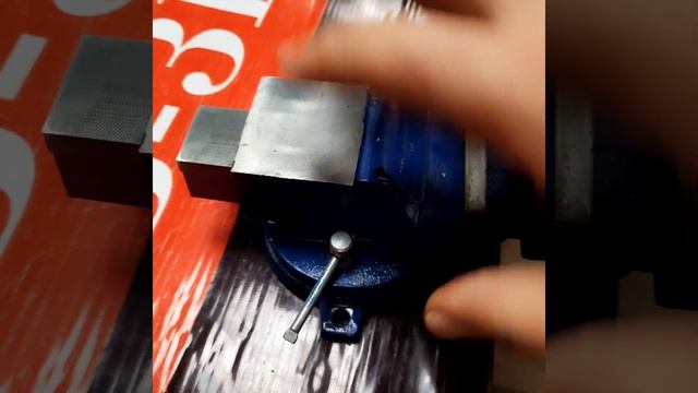 Слесарные поворотные тиски 125мм Skrab XX125 - приспособление, которое пригодится в гараже или маст смотреть онлайн