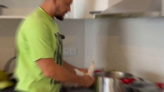 Где лучше жить в комплексе или в доме? | Жизнь на Кипре | Переезд на Кипре | Северный Кипр смотреть онлайн