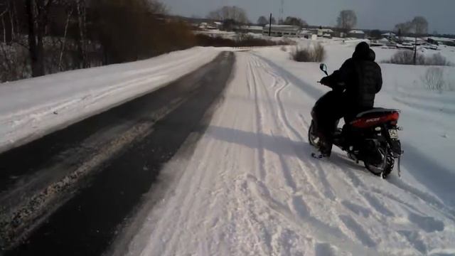 скутер зимой бочком) смотреть онлайн