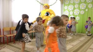 Парный танец  на утреннике 8 Марта 2016  в средней группе.Муз. рук.  Максюта Г. В.