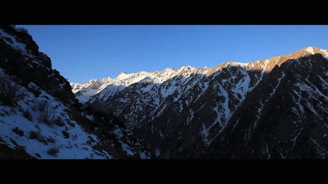 KYRGYZSTAN - Страна НЕБЕСНЫХ ГОР. Видео Российского путешественника. смотреть онлайн