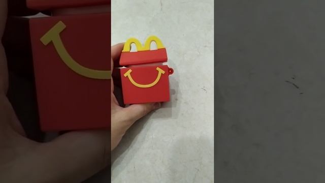 Чехол для AirePods # MacDonald смотреть онлайн