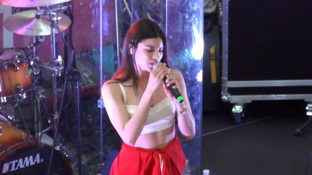 Michelle Andrade. NRJ Ukraine Live Party в ТРЦ SkyMall. Киев, 09.03.2019