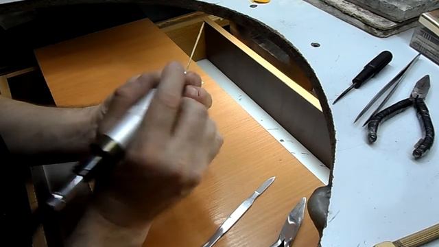 = ЖЕМЧУГ ВКЛЕИВАЕМ В СЕРЬГУ  ЭПОКСИДКОЙ =