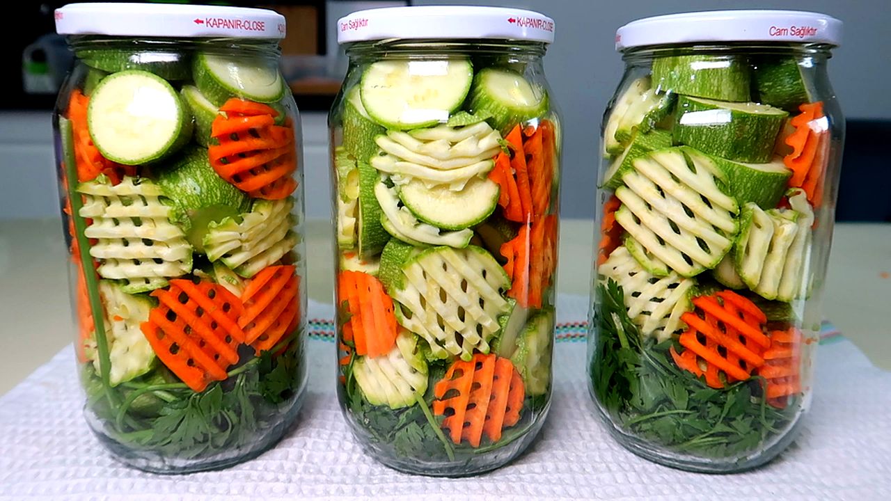 МАРИНОВАННЫЕ КАБАЧКИ. Вкусный и Очень Красивый рецепт смотреть онлайн