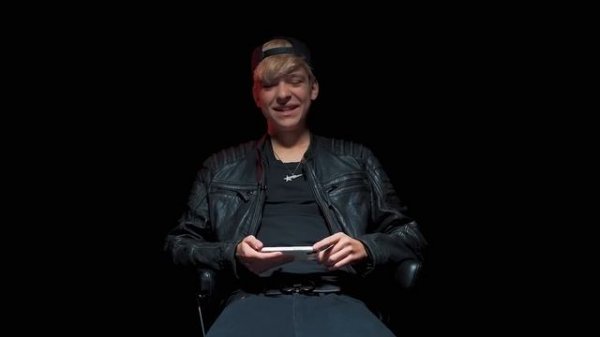 МОЛОДОЙ ПЛАТОН | NO COMMENTS