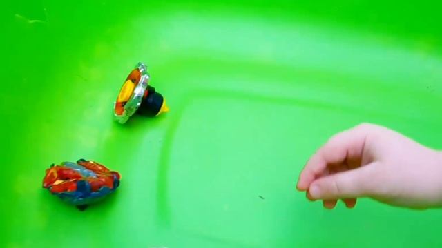 НОВЫЕ INFINITY / НОВЫЕ BEYBLADE / СРАЖЕНИЕ НА АРЕНЕ / смотреть онлайн