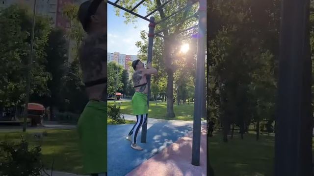 Секси Стрит Стрип Гетто Воркаут Пластика - Виктор Блуд смотреть онлайн