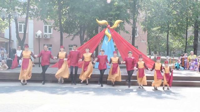 Кочари (армянский танец) «Танец Победы» смотреть онлайн